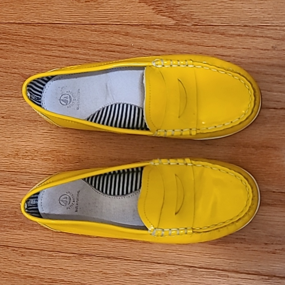 PETIT BATEAU YELLOW LOAFERS in size C13
